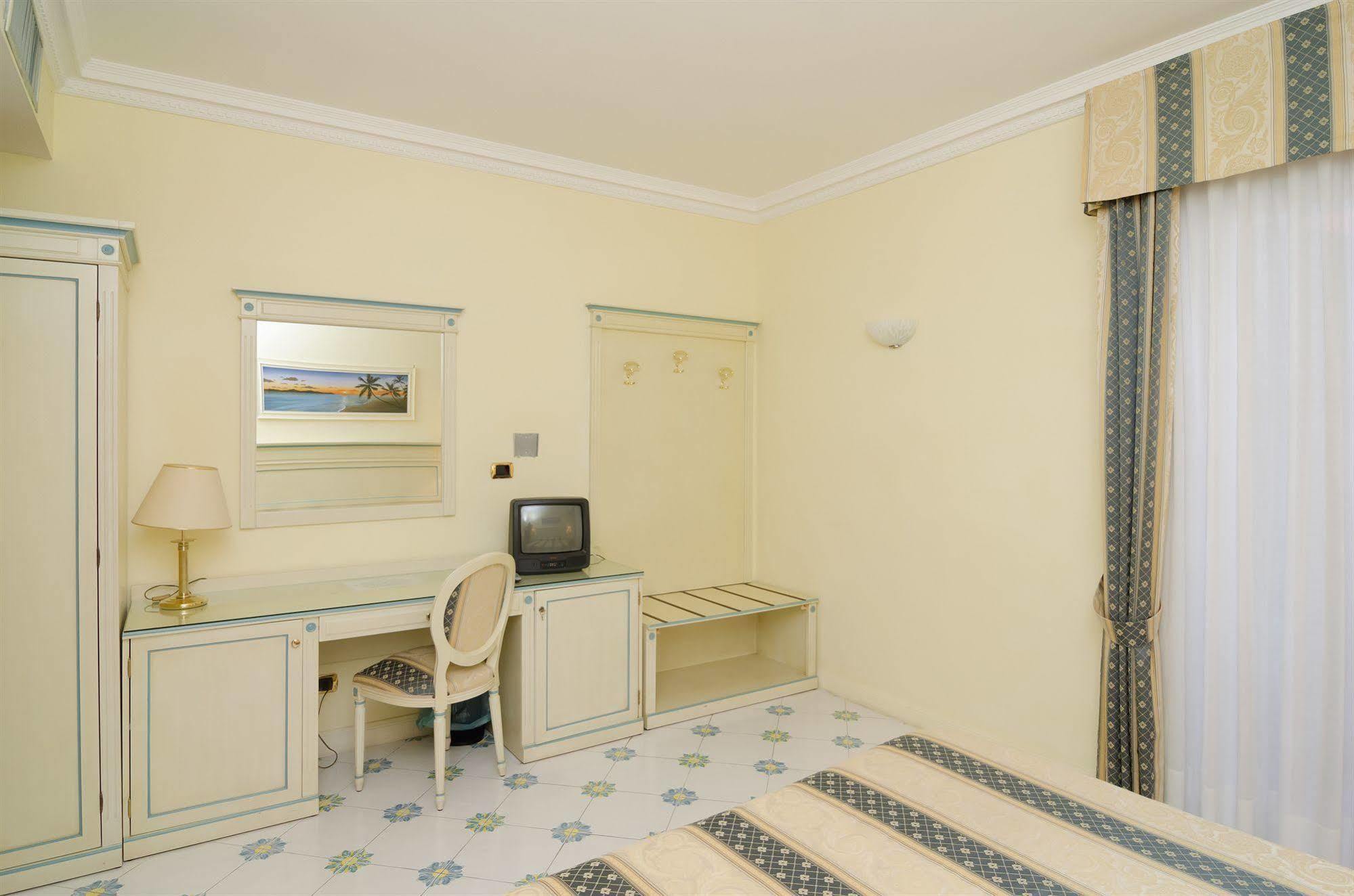 Hotel Flora Wellness & Beauty Искья Экстерьер фото