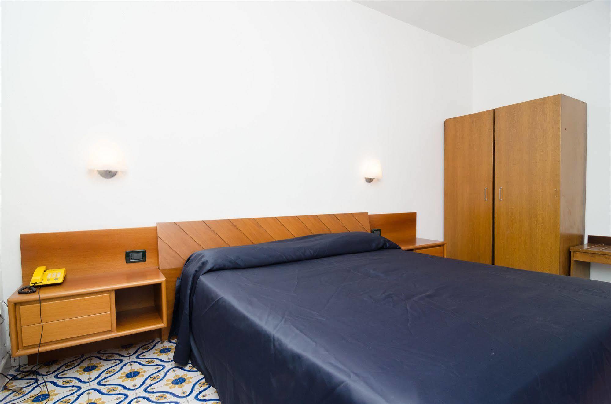 Hotel Flora Wellness & Beauty Искья Экстерьер фото